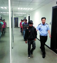 16名早市神醫全部落網 醬油調色兌出藥酒(